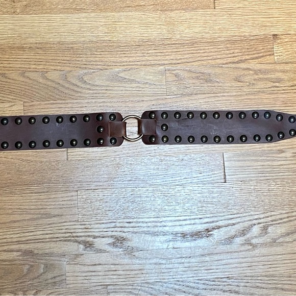 Genuine Leather Brown Belt Distressed Brass Studded Ring Made in Italy Size S - Picture 7 of 11